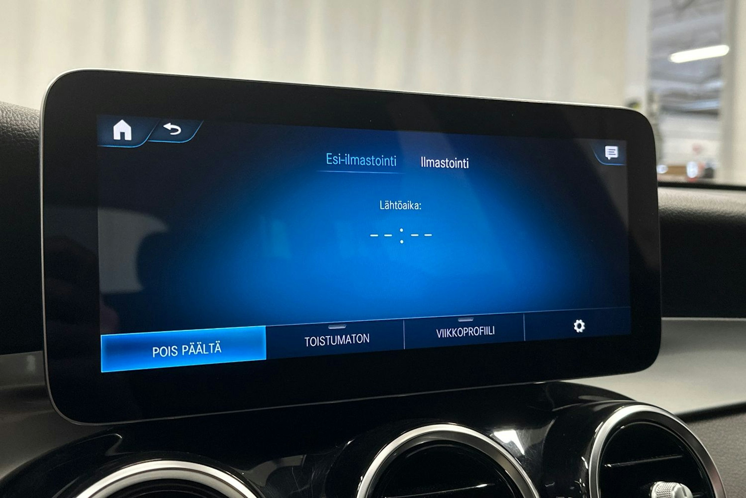musta Mercedes-Benz GLC 2021 kuva 27.