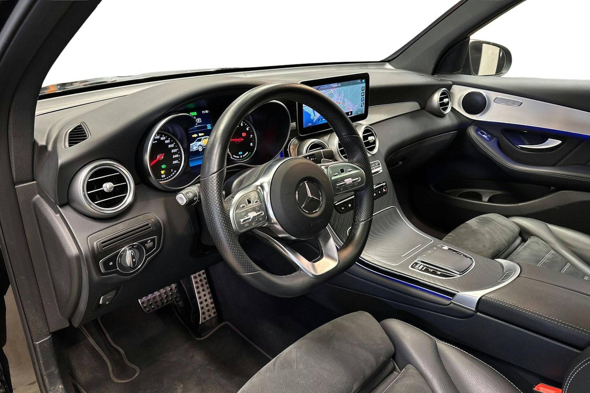 musta Mercedes-Benz GLC 2021 kuva 7.