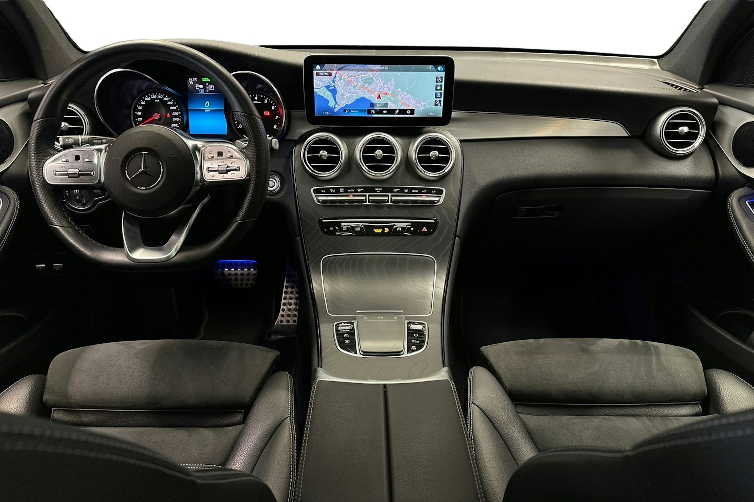 musta Mercedes-Benz GLC 2021 kuva 9.