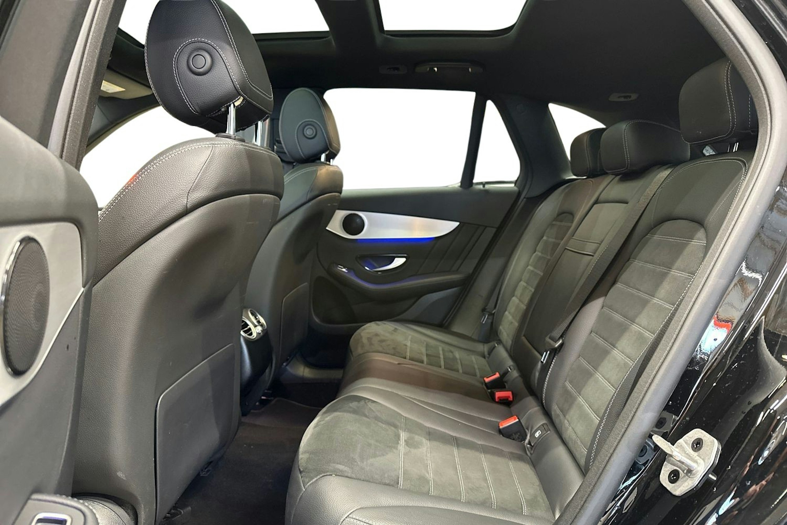musta Mercedes-Benz GLC 2021 kuva 10.