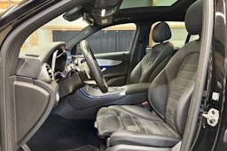 musta Mercedes-Benz GLC 2021 kuva 15.