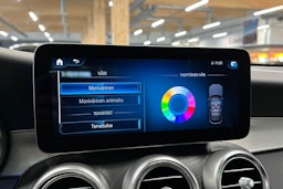 musta Mercedes-Benz GLC 2021 kuva 21.