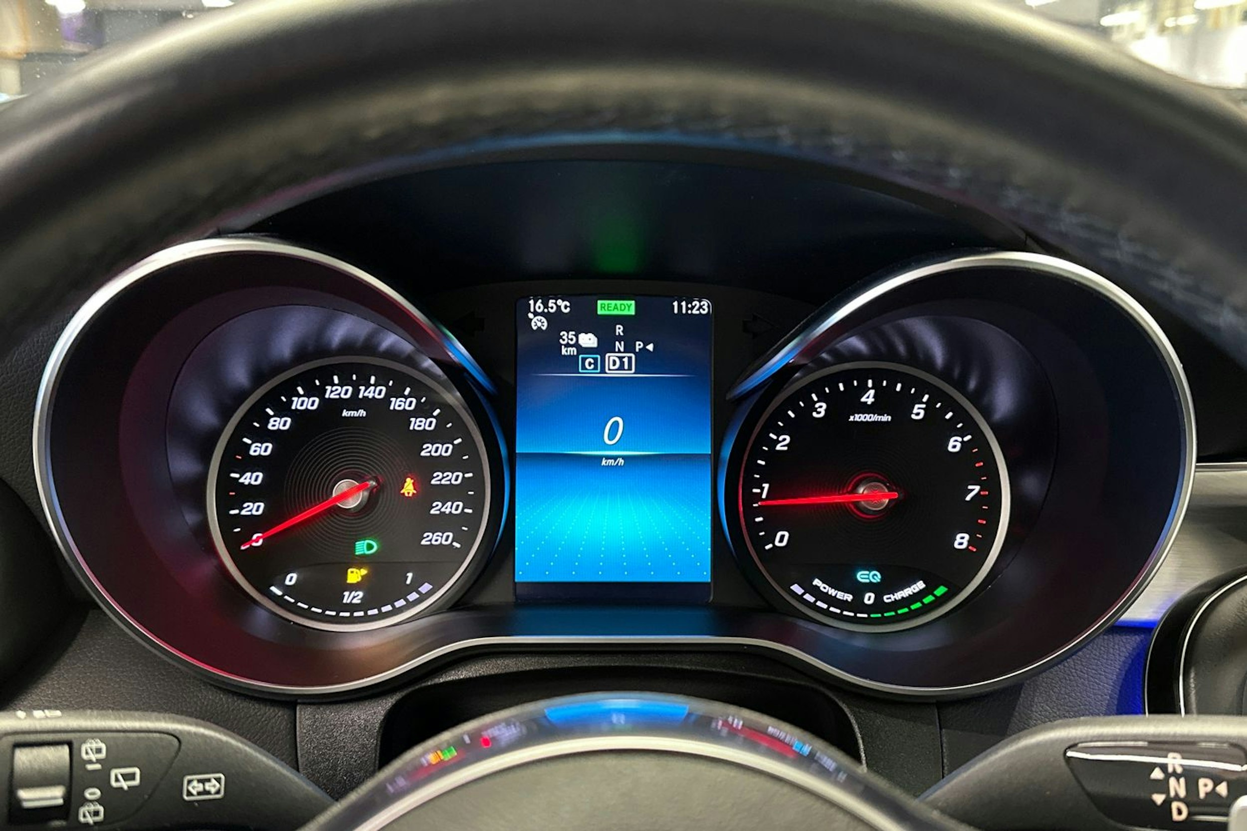 musta Mercedes-Benz GLC 2021 kuva 25.
