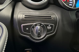 musta Mercedes-Benz GLC 2021 kuva 28.
