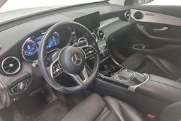 Valkoinen Mercedes-Benz GLC 2021 kuva 3.