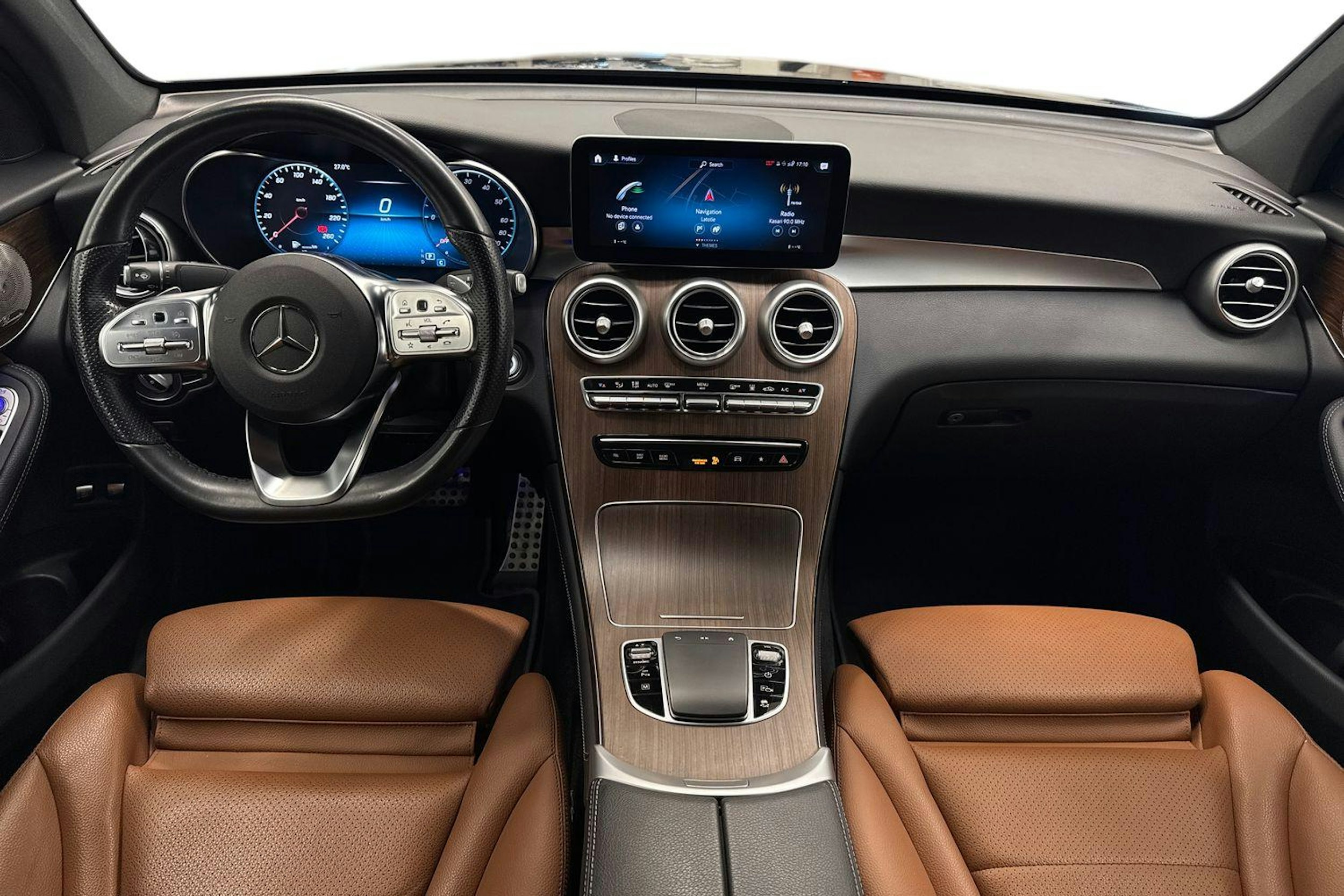 Harmaa Mercedes-Benz GLC 2021 kuva 7.