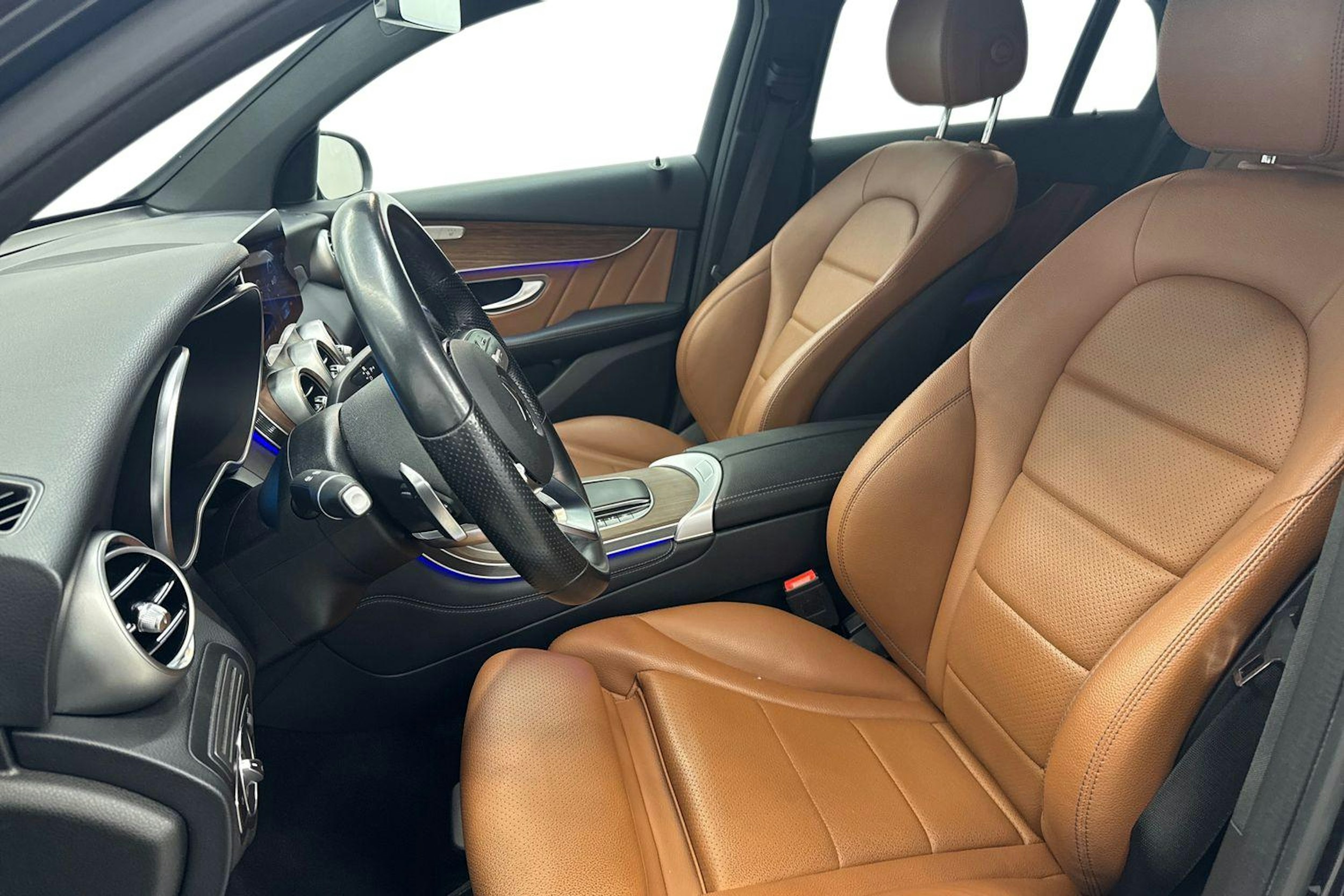 Harmaa Mercedes-Benz GLC 2021 kuva 9.