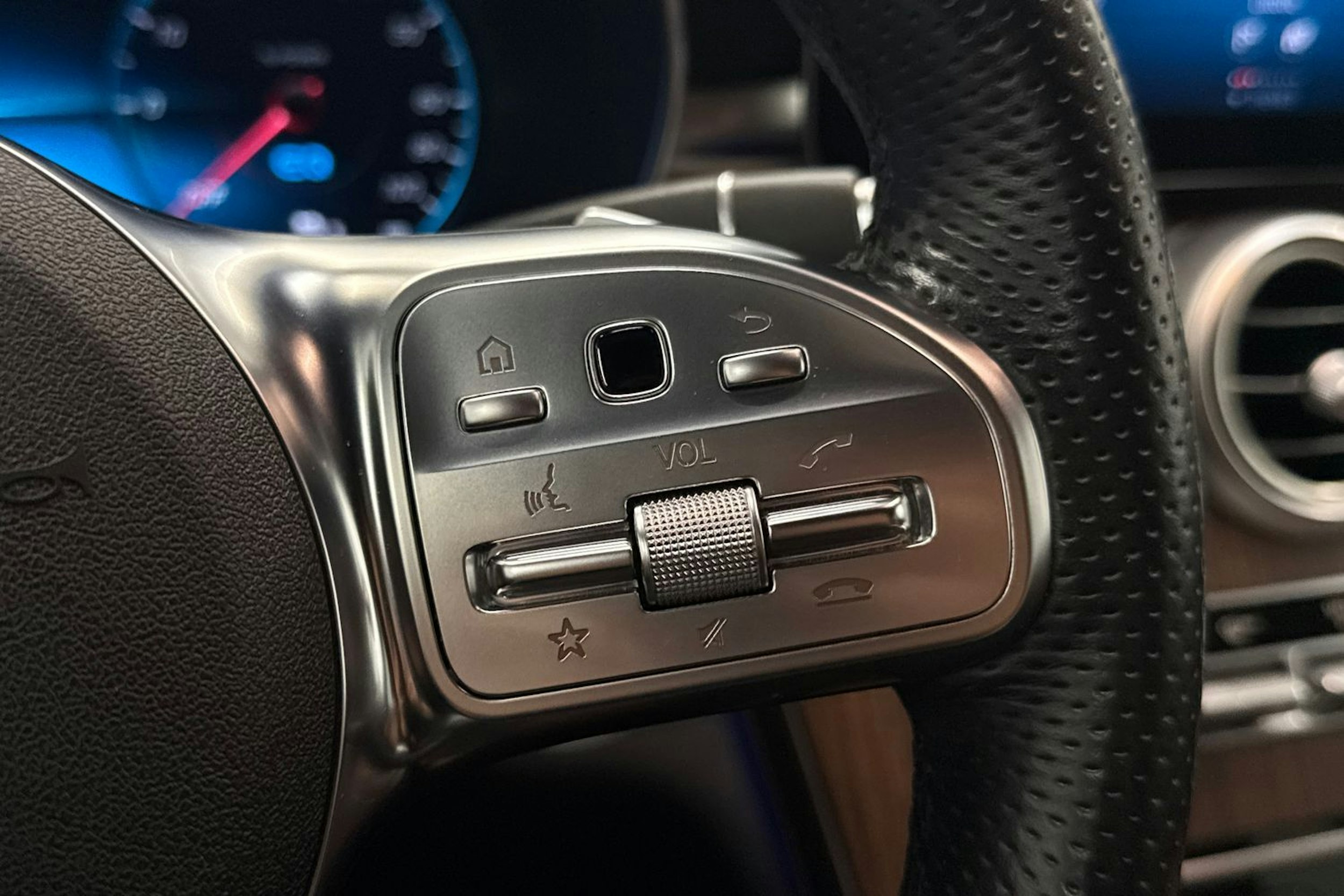 Harmaa Mercedes-Benz GLC 2021 kuva 13.