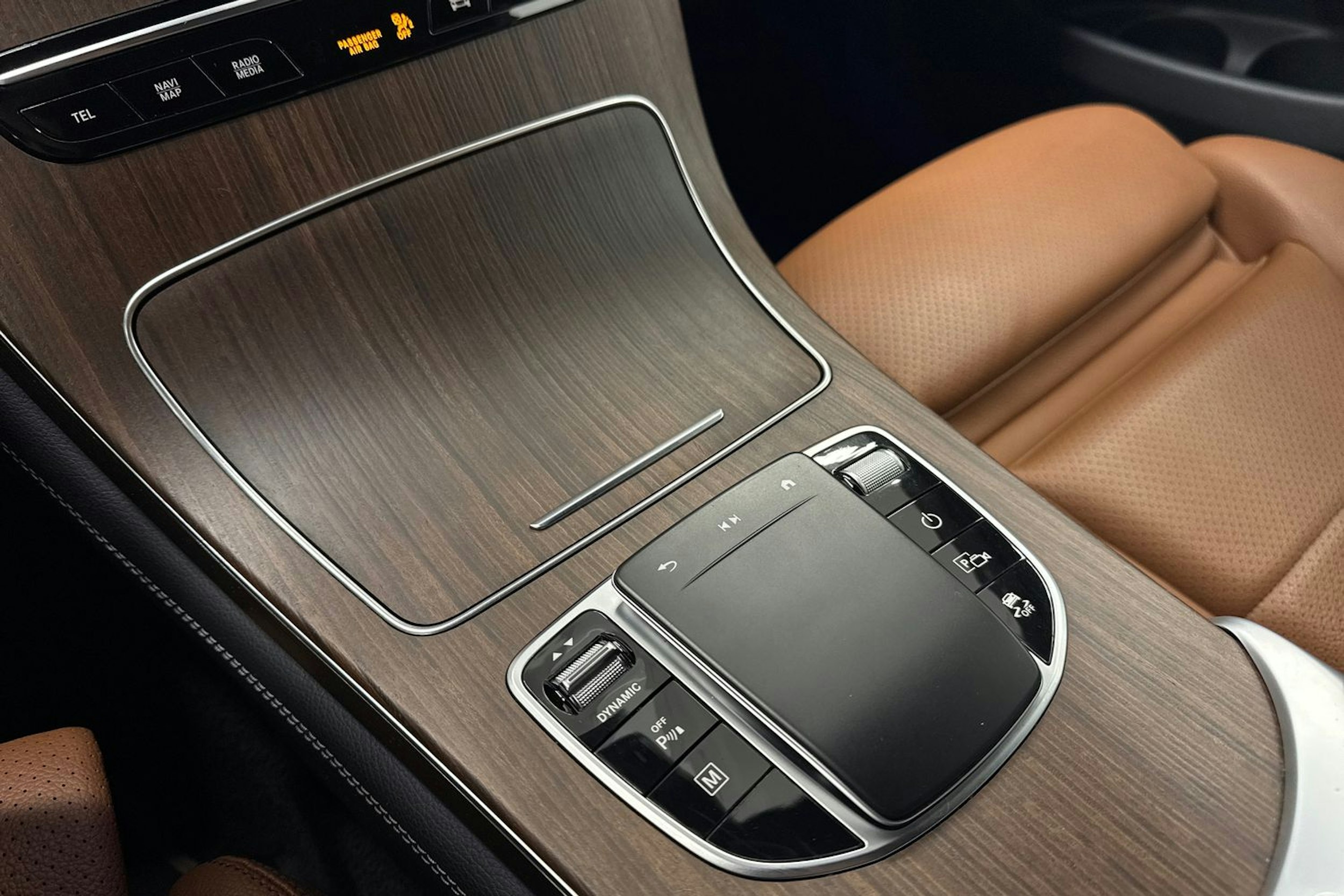 Harmaa Mercedes-Benz GLC 2021 kuva 33.