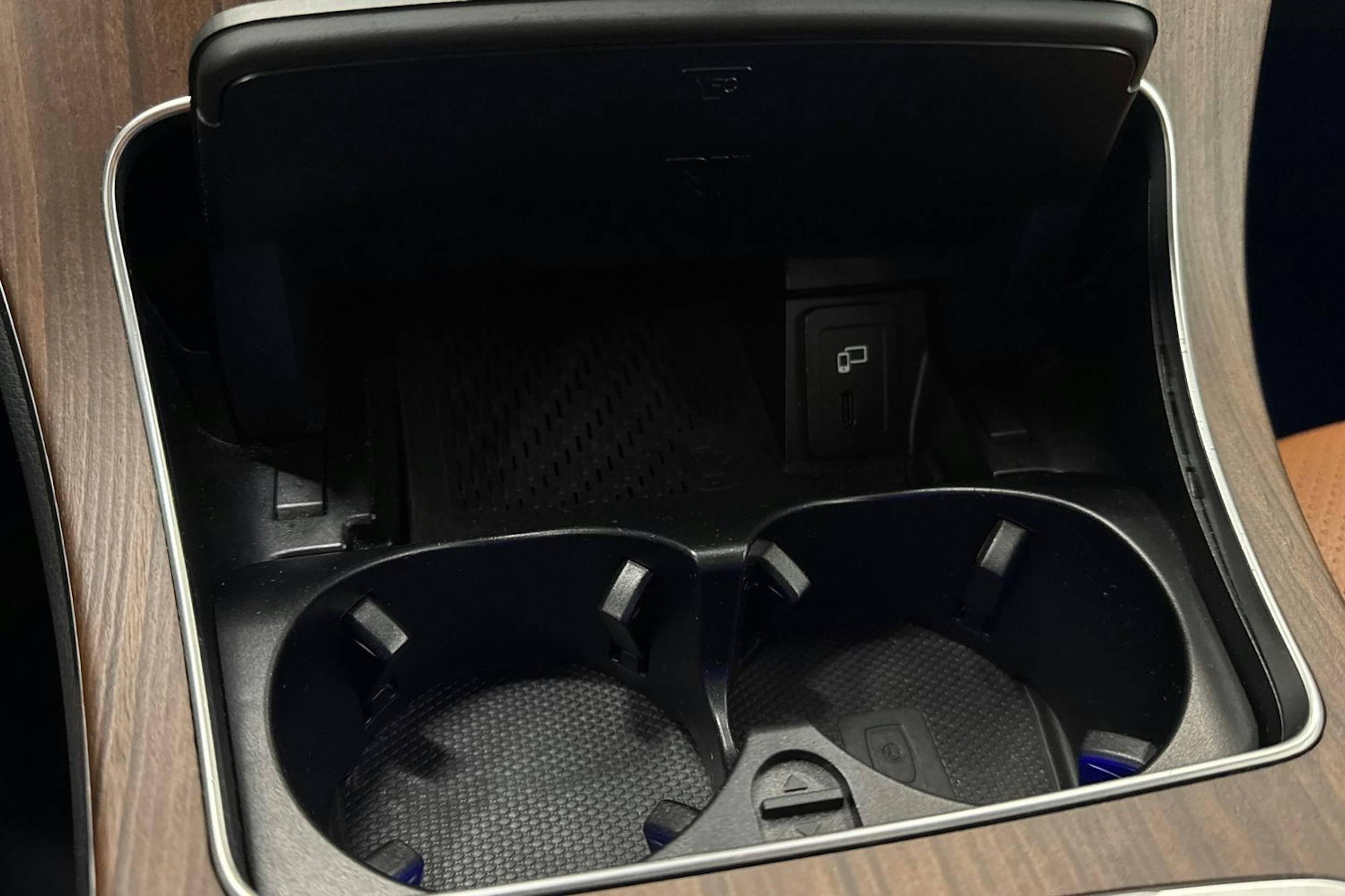 Harmaa Mercedes-Benz GLC 2021 kuva 34.