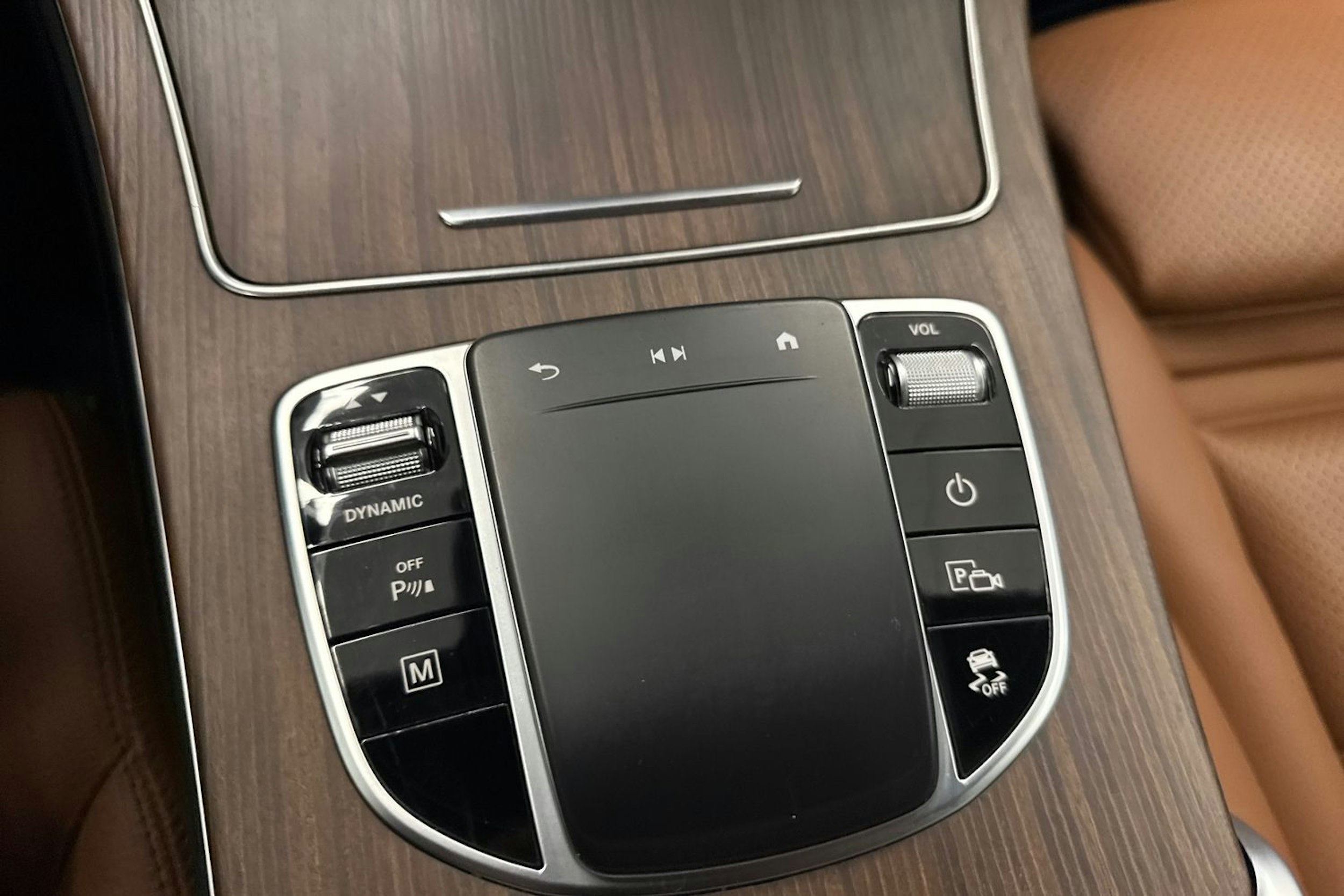 Harmaa Mercedes-Benz GLC 2021 kuva 35.