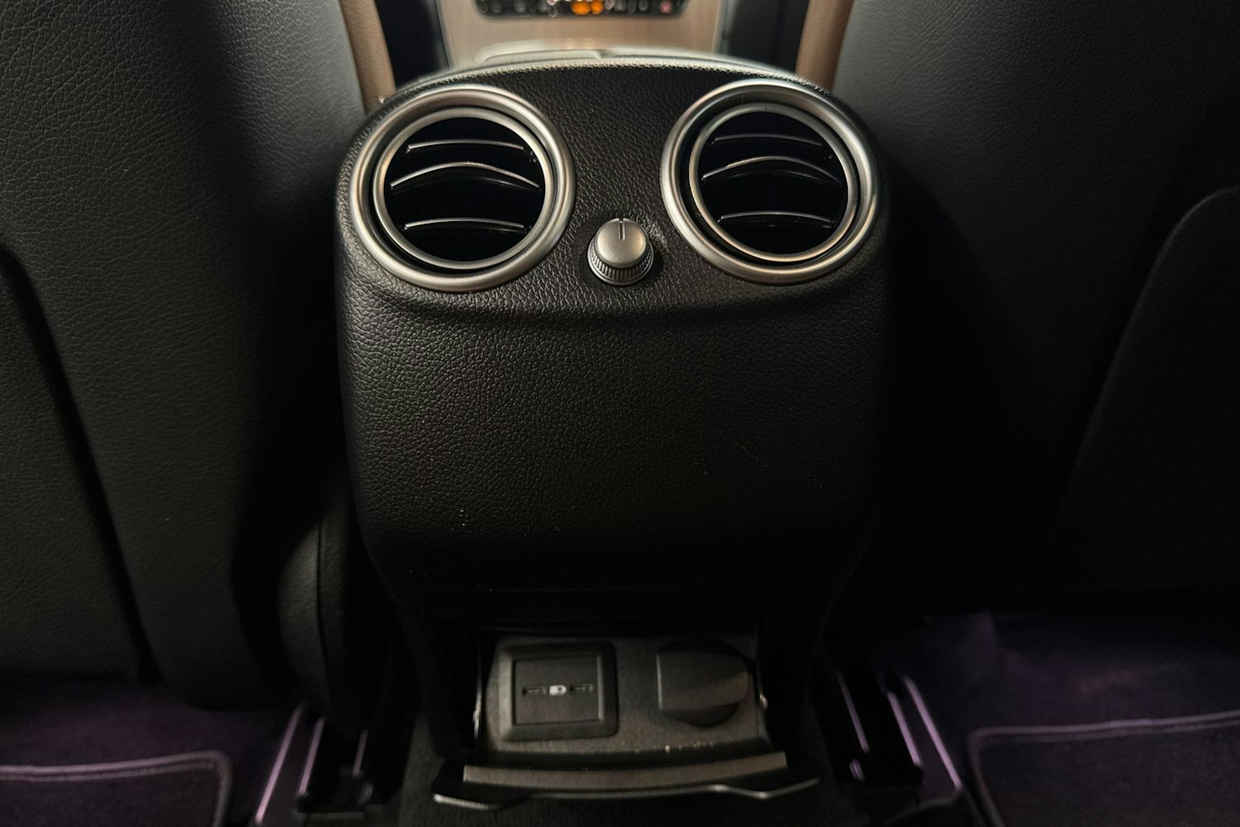Harmaa Mercedes-Benz GLC 2021 kuva 37.