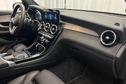 musta Mercedes-Benz GLC 2021 kuva 15.