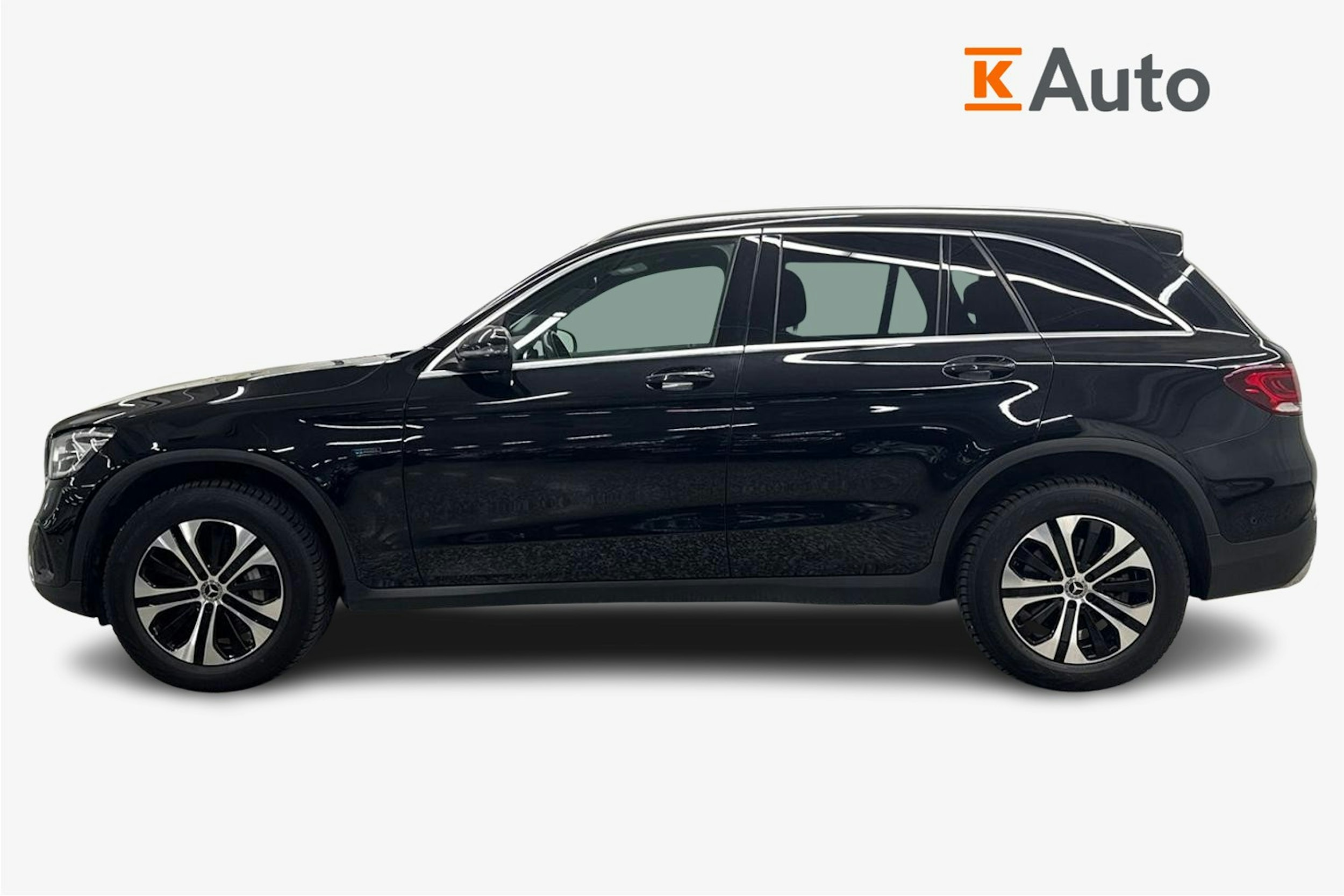 musta Mercedes-Benz GLC 2021 kuva 6.