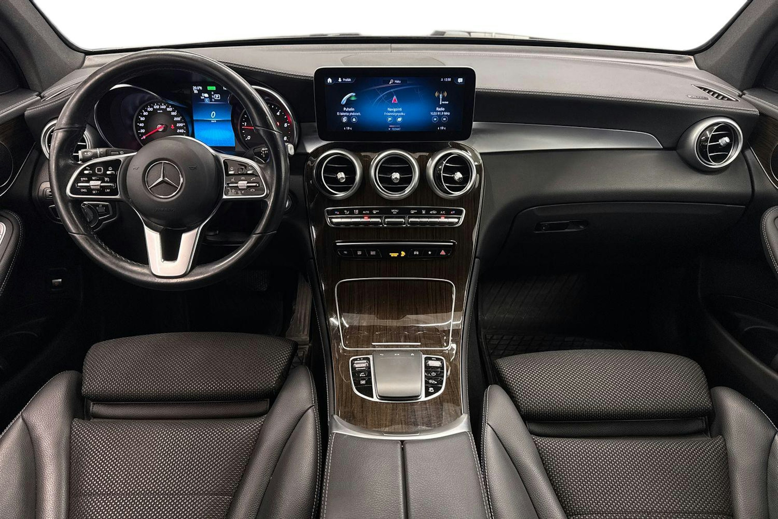 musta Mercedes-Benz GLC 2021 kuva 9.