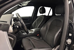 musta Mercedes-Benz GLC 2021 kuva 11.