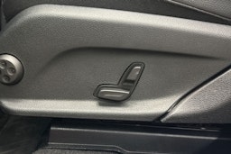 musta Mercedes-Benz GLC 2021 kuva 13.