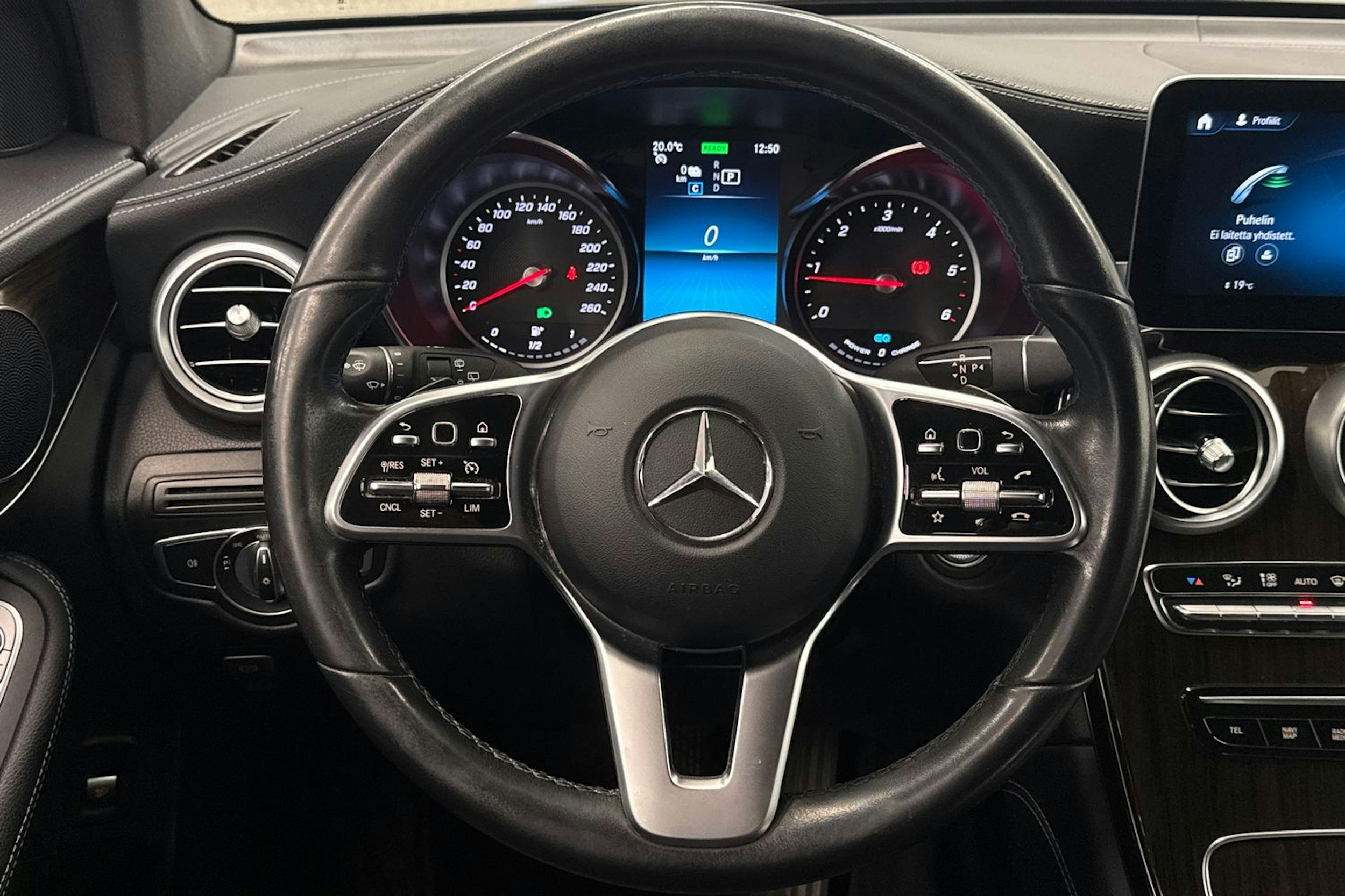 musta Mercedes-Benz GLC 2021 kuva 14.
