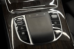musta Mercedes-Benz GLC 2021 kuva 21.