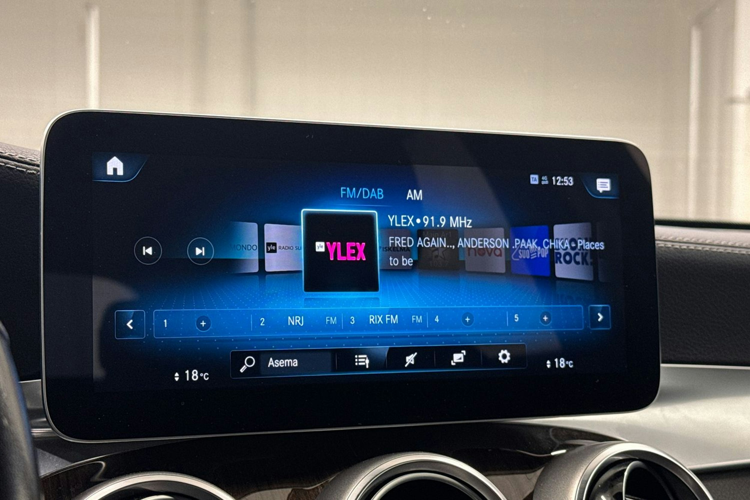 musta Mercedes-Benz GLC 2021 kuva 26.