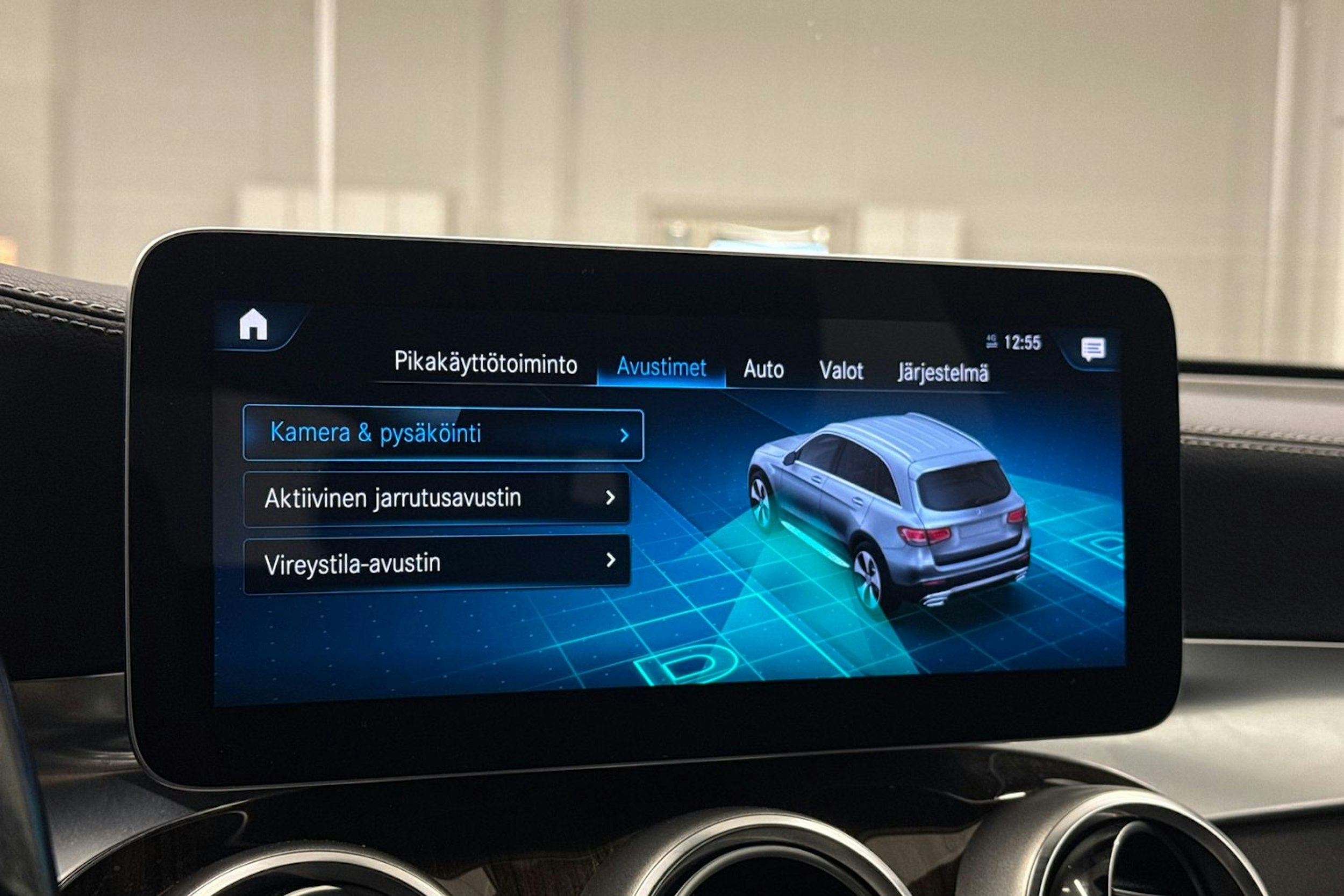 musta Mercedes-Benz GLC 2021 kuva 33.