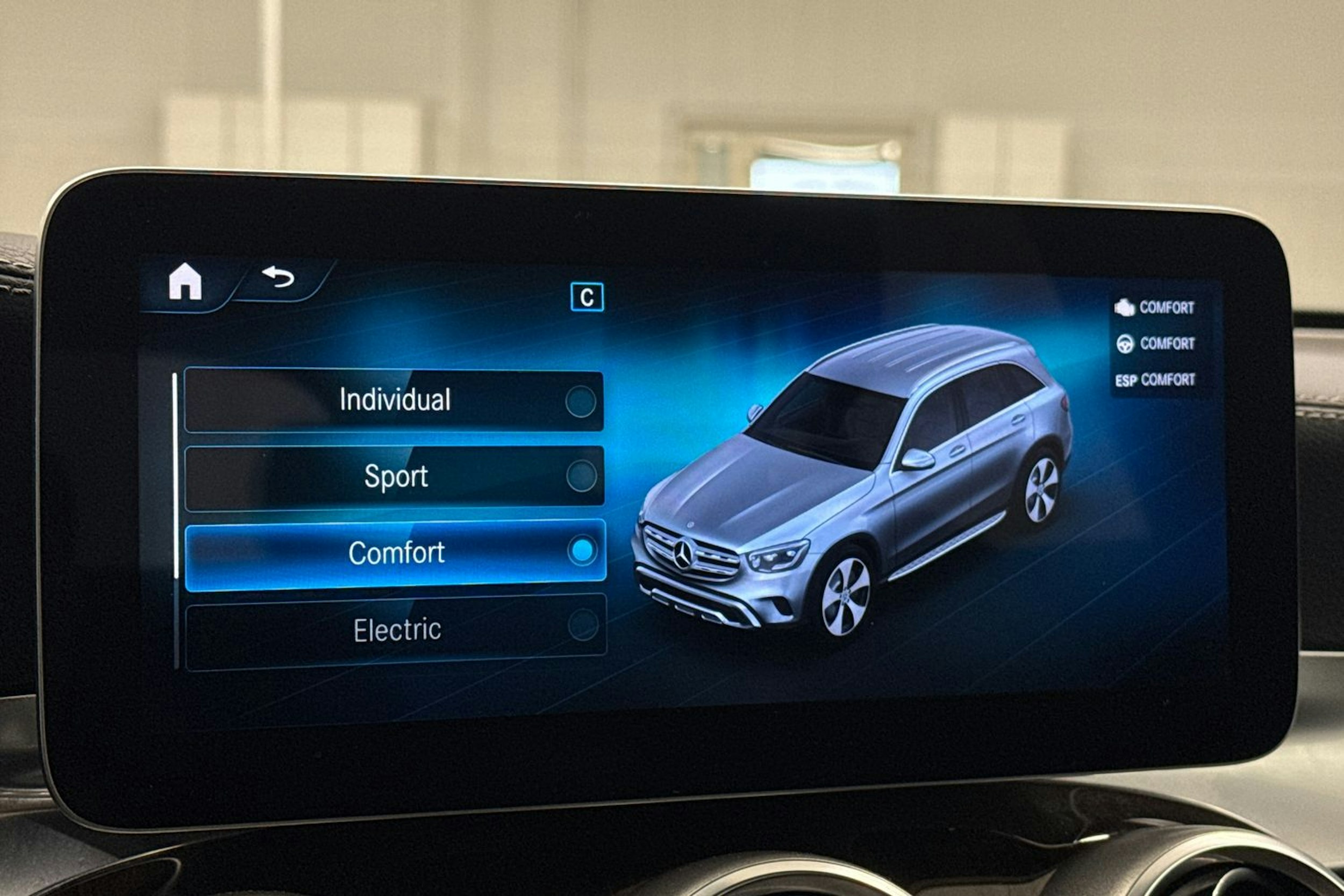 musta Mercedes-Benz GLC 2021 kuva 36.