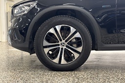 musta Mercedes-Benz GLC 2021 kuva 41.