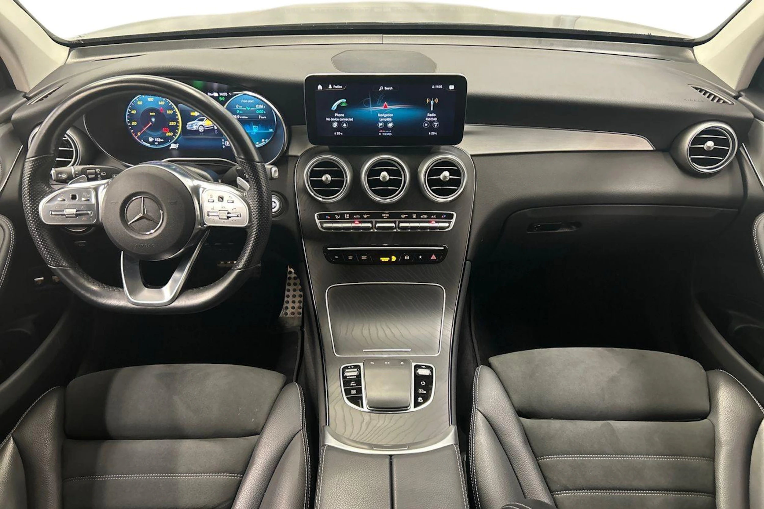 musta Mercedes-Benz GLC 2021 kuva 7.