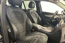 musta Mercedes-Benz GLC 2021 kuva 12.