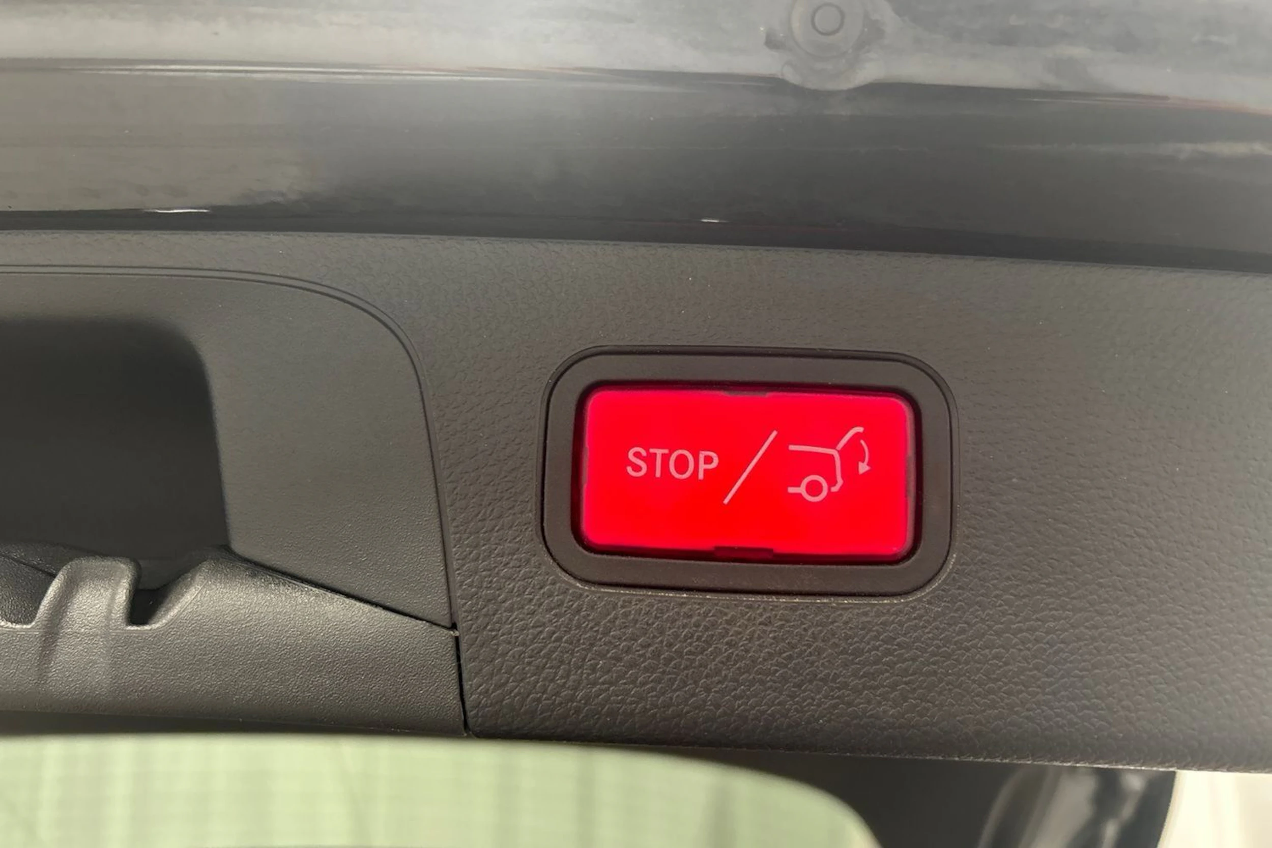 musta Mercedes-Benz GLC 2021 kuva 14.