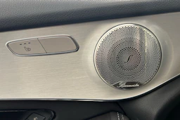 musta Mercedes-Benz GLC 2021 kuva 18.