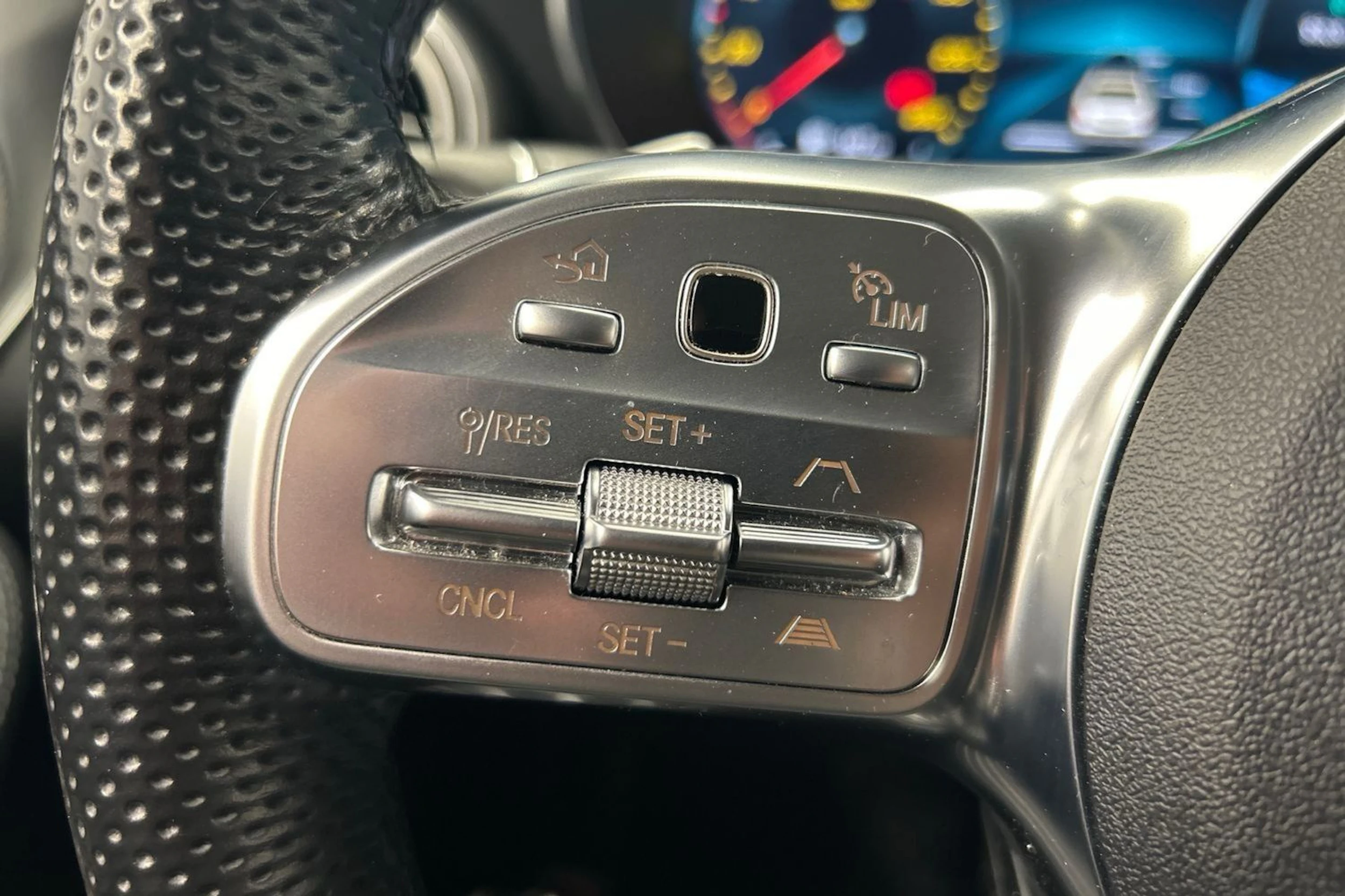 musta Mercedes-Benz GLC 2021 kuva 20.
