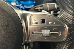 musta Mercedes-Benz GLC 2021 kuva 21.