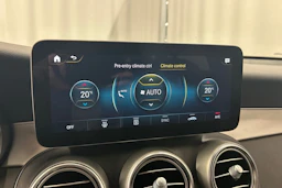 musta Mercedes-Benz GLC 2021 kuva 25.