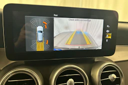 musta Mercedes-Benz GLC 2021 kuva 26.