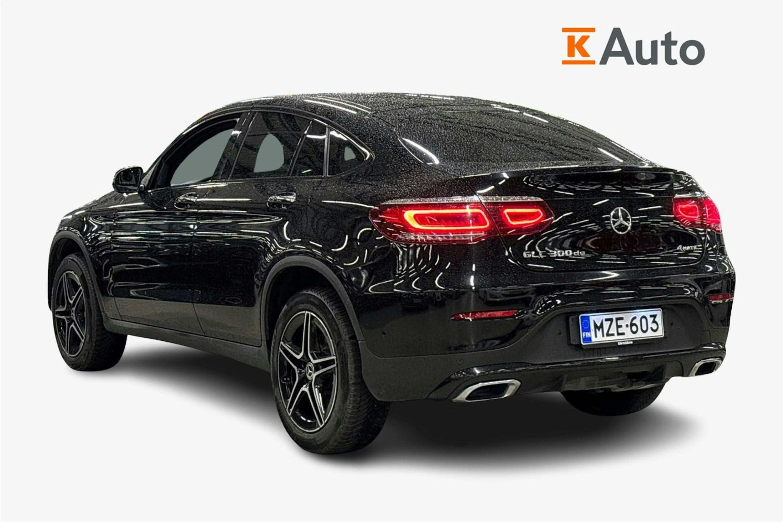 musta Mercedes-Benz GLC 2021 kuva 2.