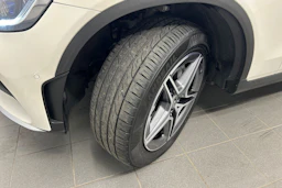 valkoinen Mercedes-Benz GLC 2021 kuva 10.