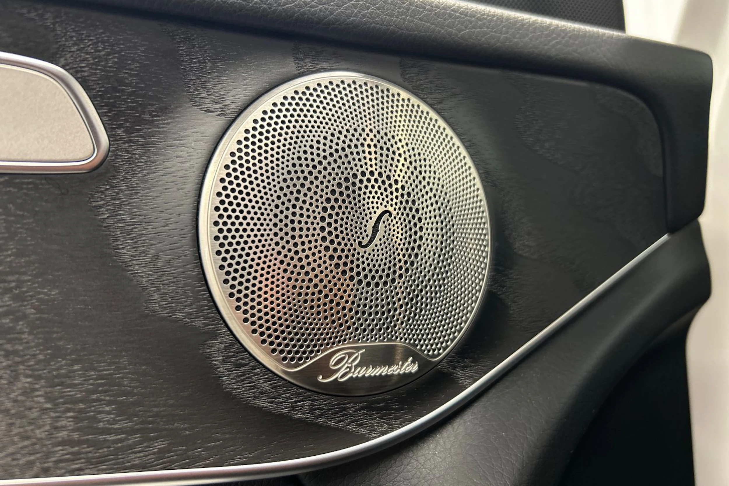 valkoinen Mercedes-Benz GLC 2021 kuva 18.
