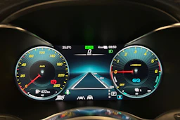 valkoinen Mercedes-Benz GLC 2021 kuva 19.
