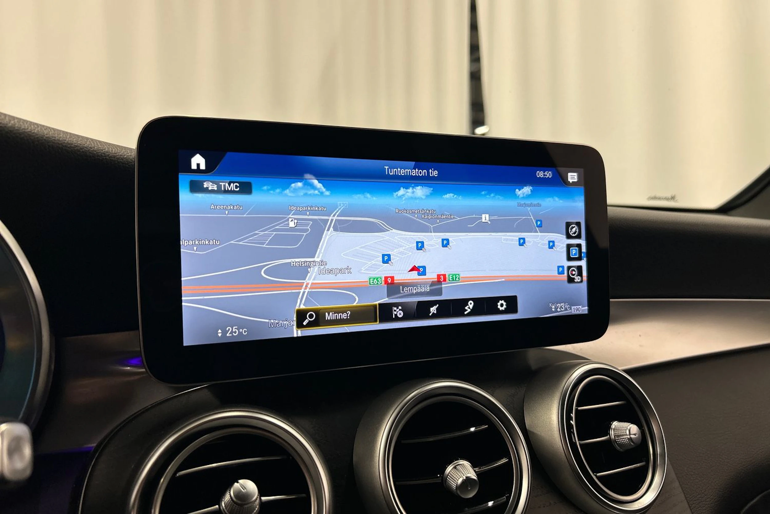 valkoinen Mercedes-Benz GLC 2021 kuva 22.