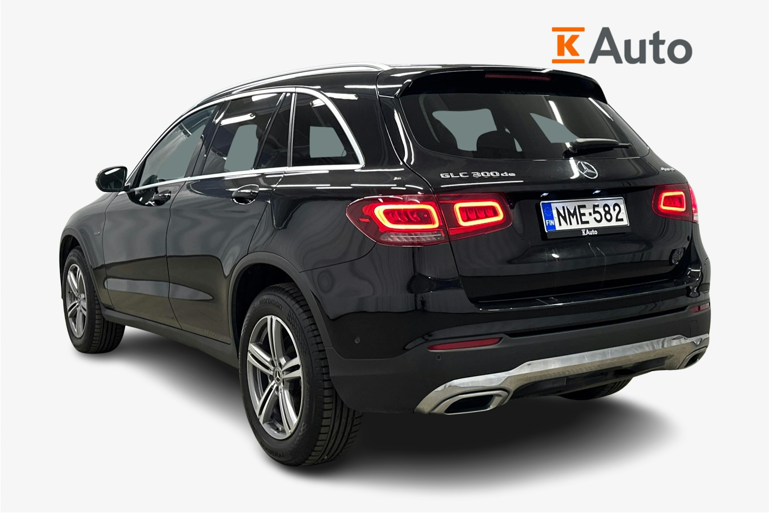 musta Mercedes-Benz GLC 2021 kuva 2.