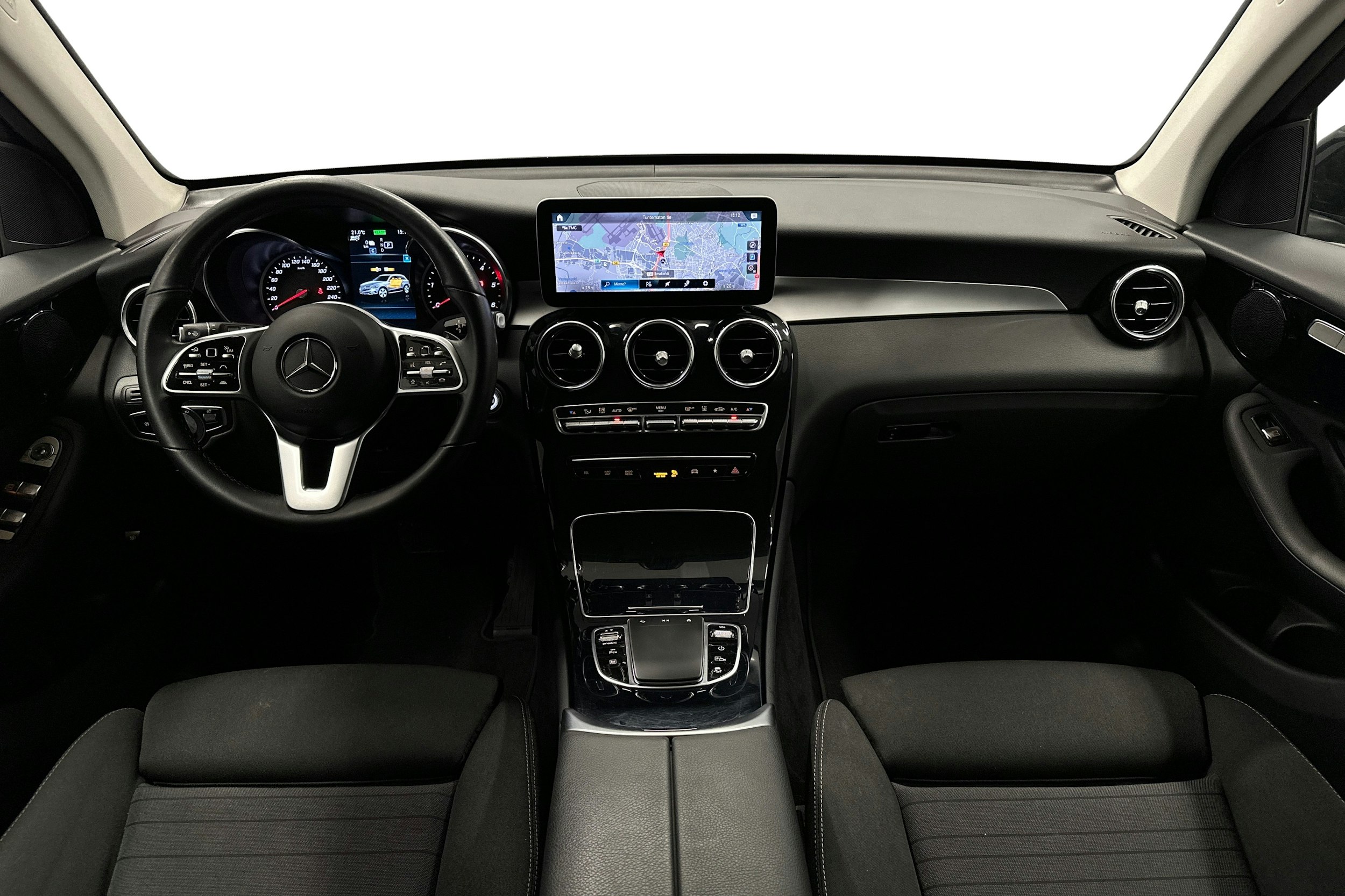 musta Mercedes-Benz GLC 2021 kuva 9.
