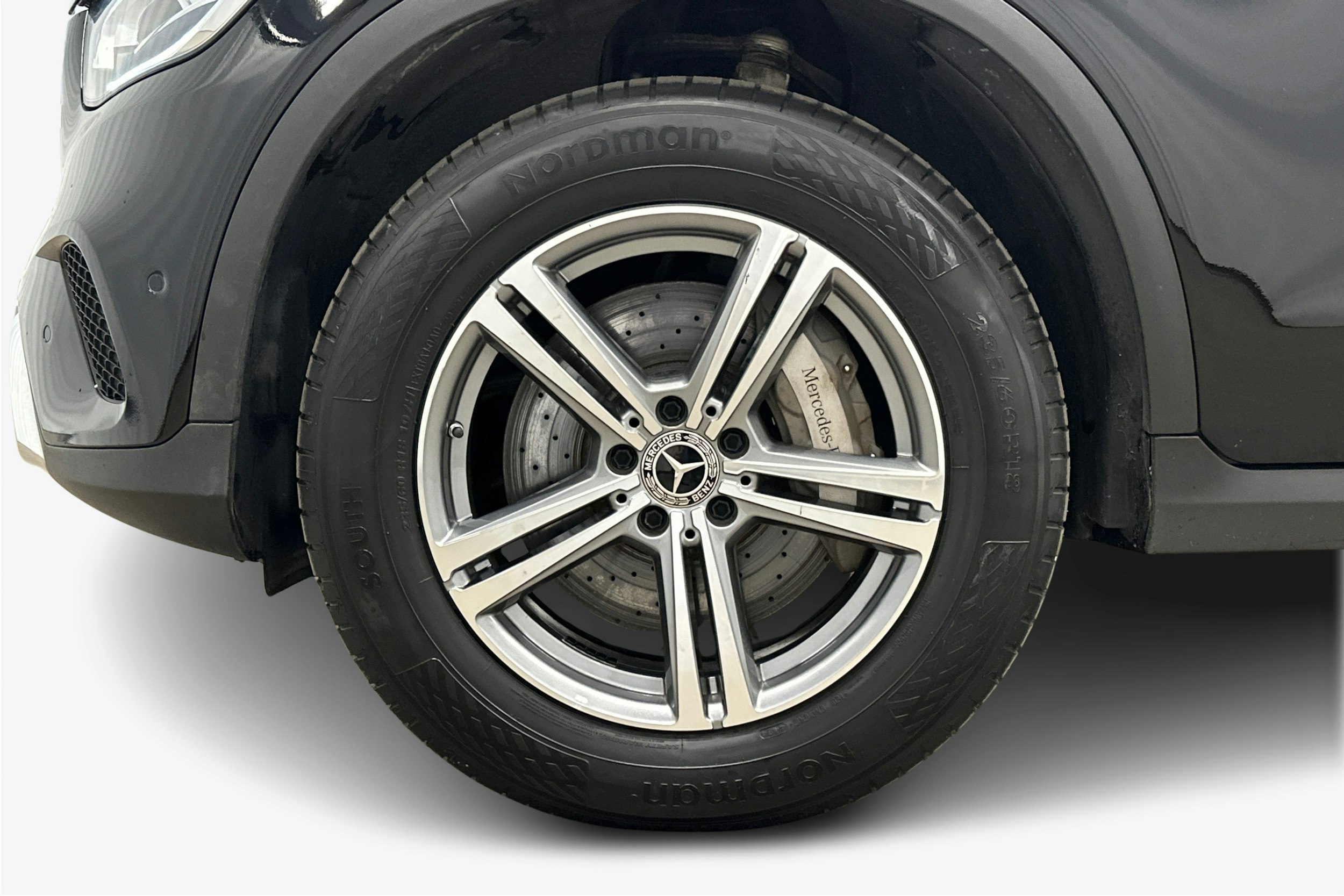 musta Mercedes-Benz GLC 2021 kuva 11.