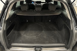 musta Mercedes-Benz GLC 2021 kuva 14.