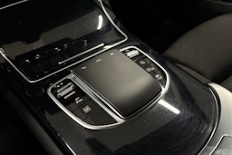 musta Mercedes-Benz GLC 2021 kuva 28.