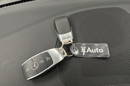 musta Mercedes-Benz GLC 2021 kuva 30.