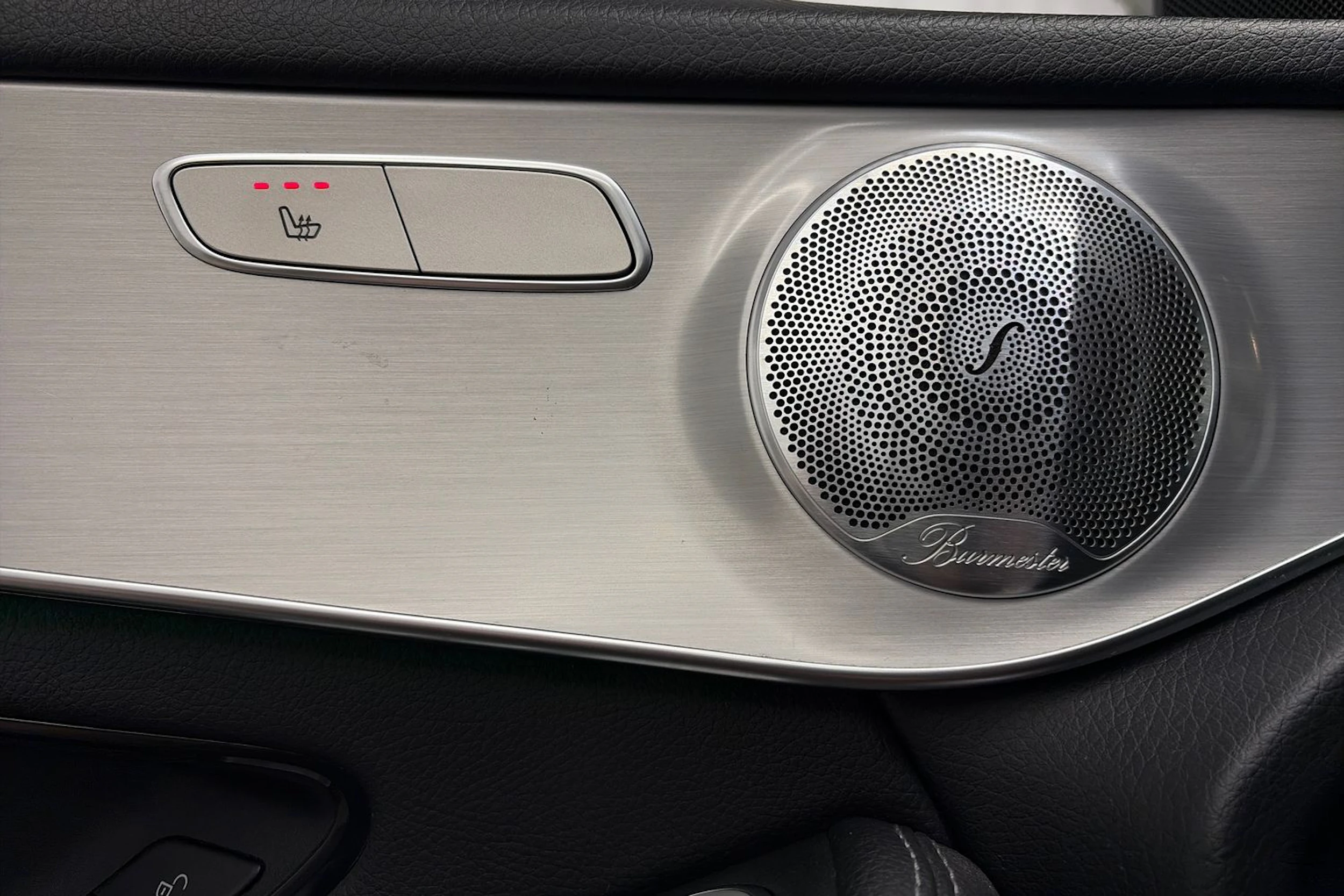 harmaa Mercedes-Benz GLC 2021 kuva 16.