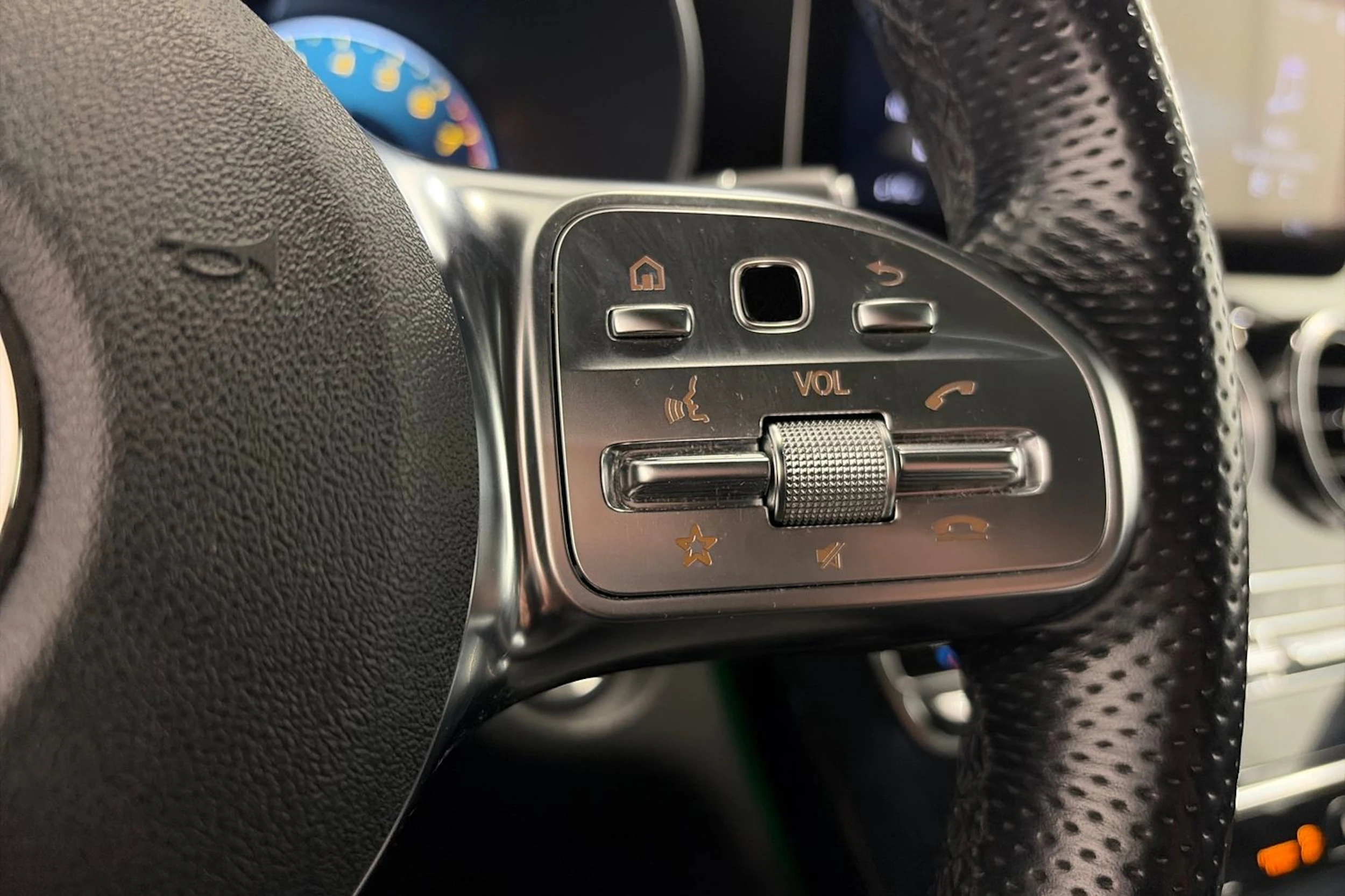 harmaa Mercedes-Benz GLC 2021 kuva 19.