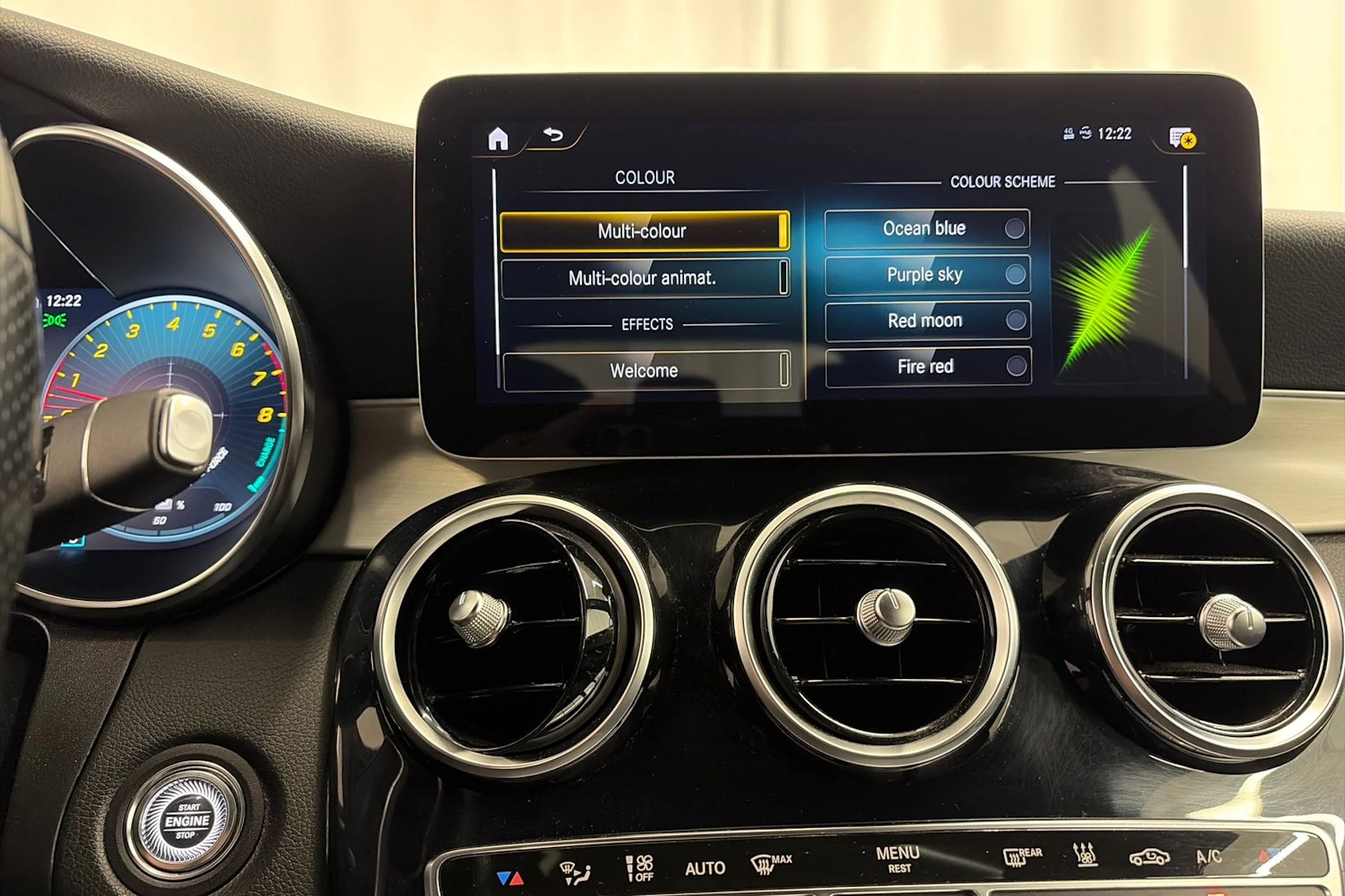 harmaa Mercedes-Benz GLC 2021 kuva 24.