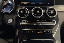harmaa Mercedes-Benz GLC 2021 kuva 29.